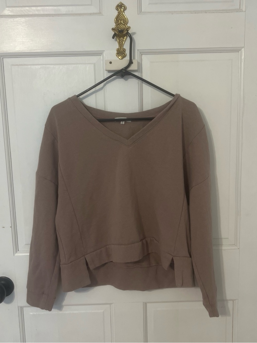 Z Supply Beige V-Neck Sweatshirt 🤎